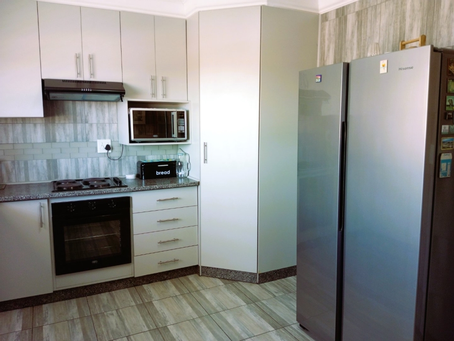 3 Bedroom Property for Sale in Amalinda North Eastern Cape